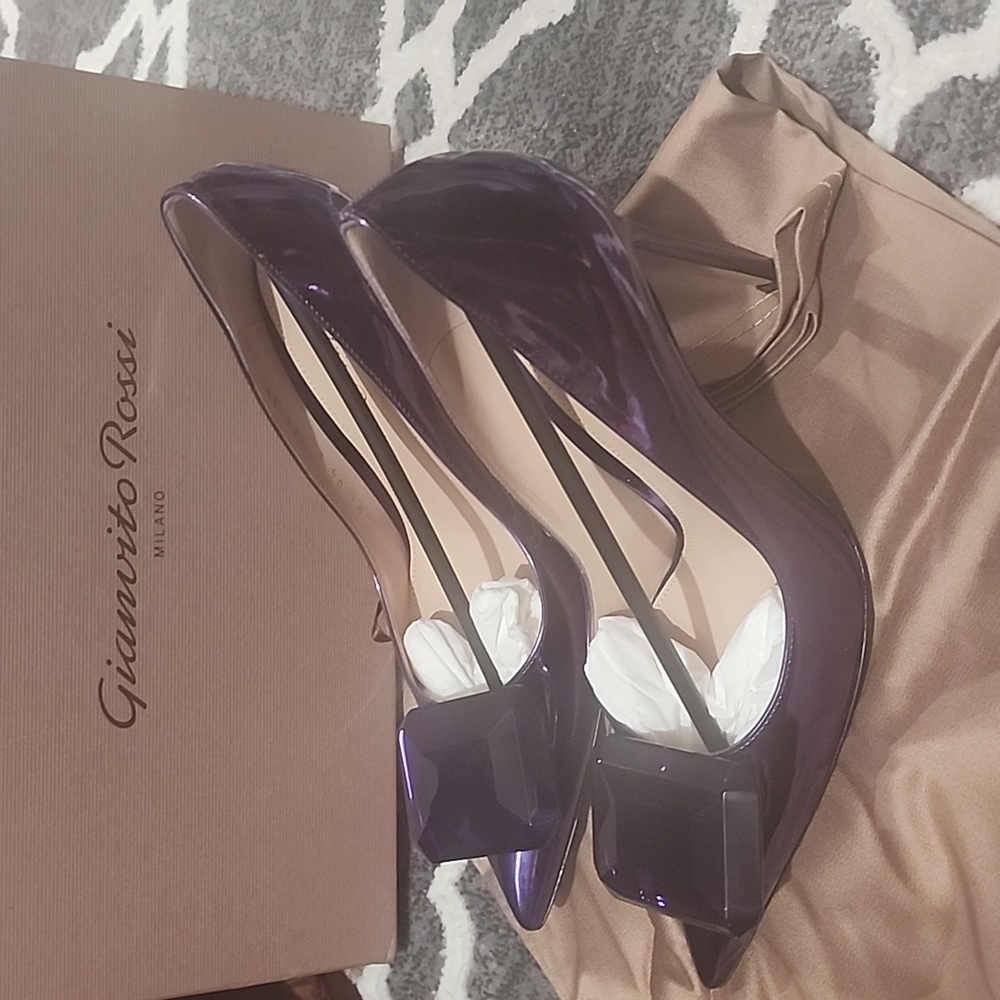 Statement Pumps - Picture 3 of 4